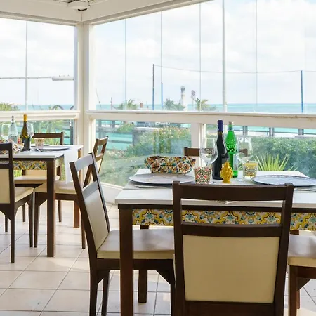 Jonio Hotel 3*