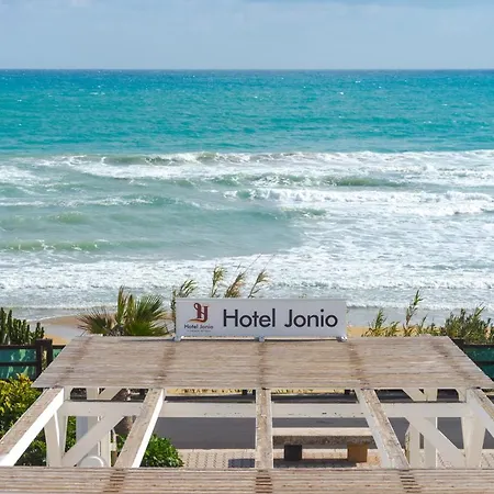 Jonio Hotel 3*