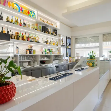Jonio Hotel 3*
