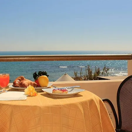 Jonio Hotel 3*
