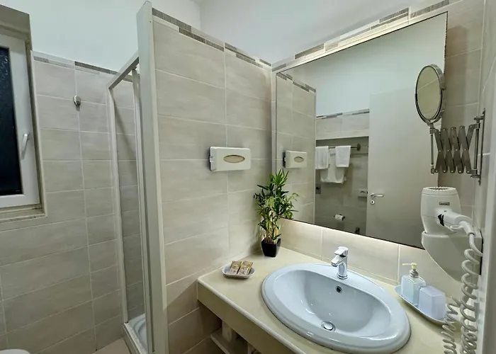 Jonio Hotel 3*